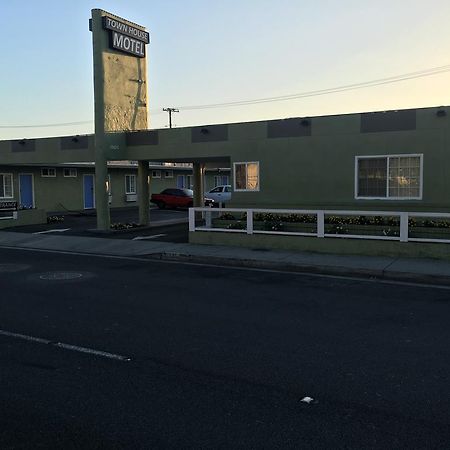 Town House Motel Lynwood Exterior photo